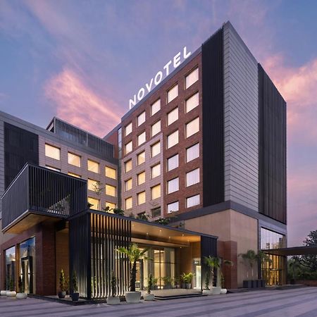 Novotel Chandigarh Tribune Chowk Exterior foto