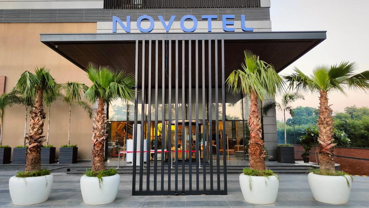 Novotel Chandigarh Tribune Chowk Exterior foto